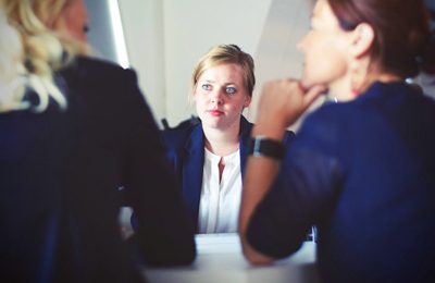 Как сделать общение с нарушением слуха проще? Как сделать общение с нарушением слуха проще?