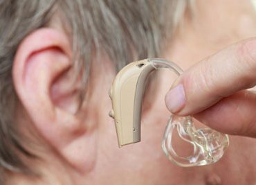 Как часто нужно менять слуховой аппарат?