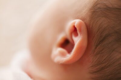 Ушки на макушке – чистим уши ребенку легко и безопасно